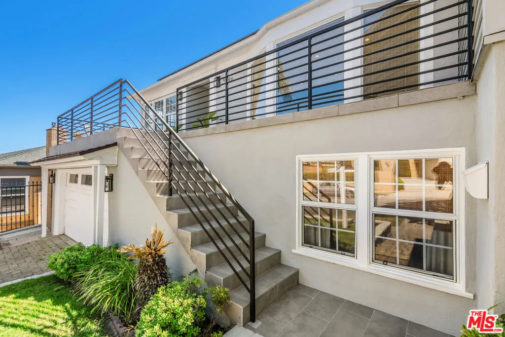 4949 Onaknoll Avenue, Los Angeles, California 90043 home-pic-28